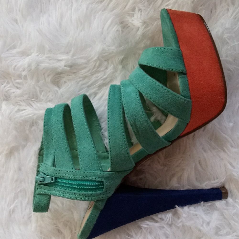 Heart in D Multi Color Platform Sandals - Picture 3 of 6